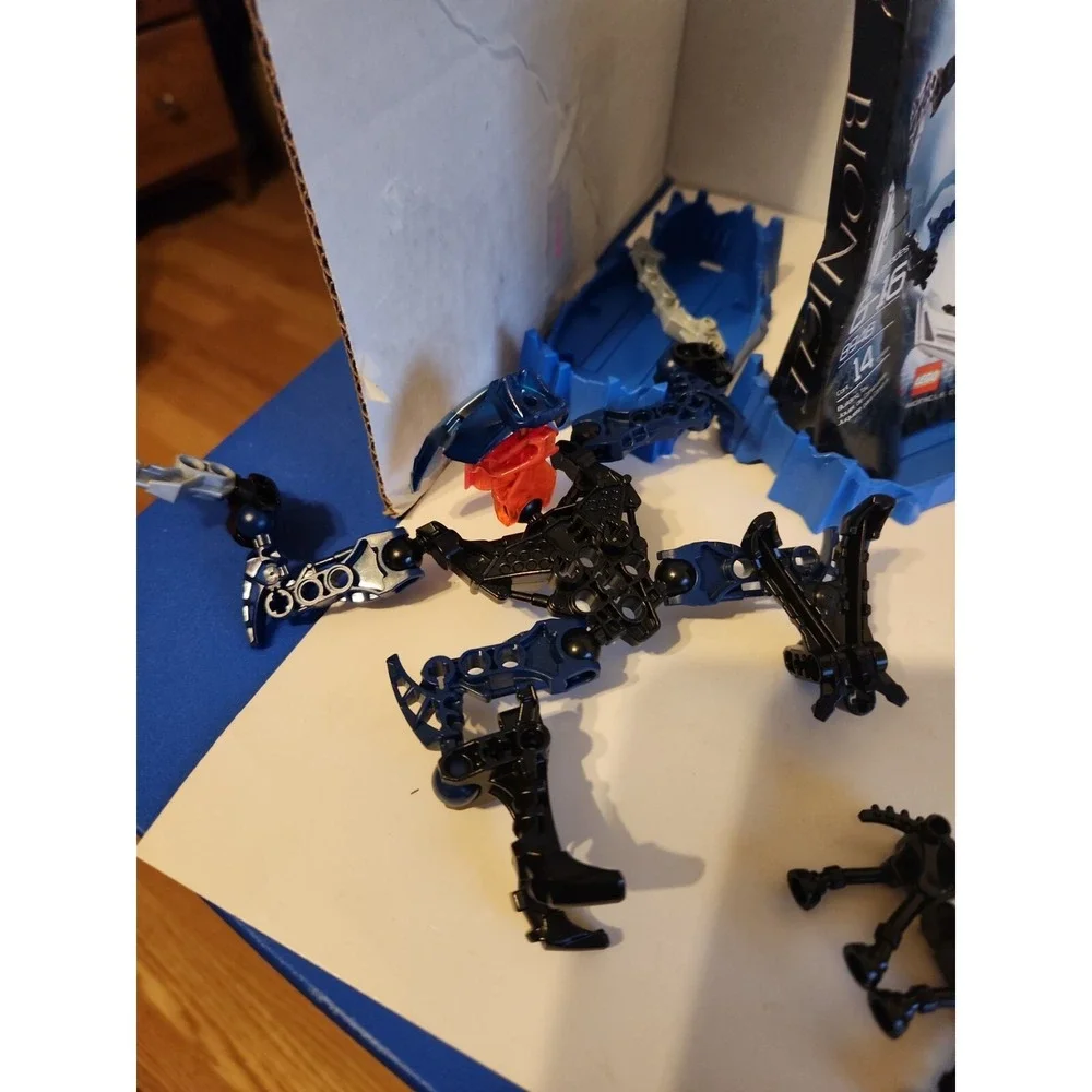 LEGO BIONICLE Mistika Gavla LOT- Masks, Weapons, misc parts Cases Manuals